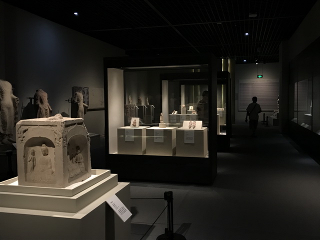 重磅：安博站官网展示，继敦煌大展后，又一重磅级艺术展在川博展出，由四川博物院、故宫博物院、印度博物馆主办，安博站官网一体化项目中印雕塑艺术展