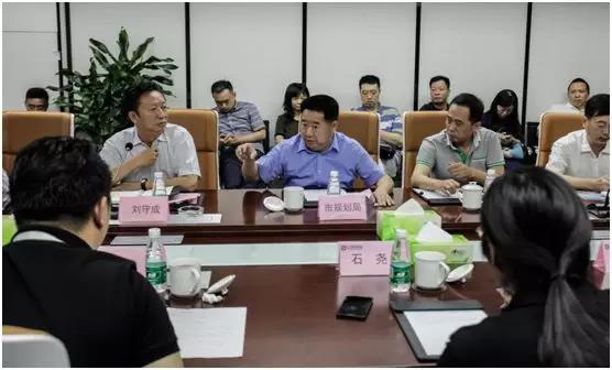 成都市委常委刘守成率团考察安博站官网并指导工作