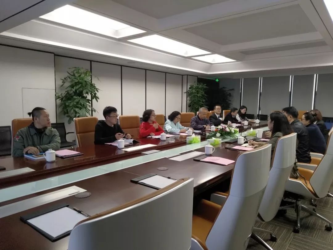 四川大学锦城学院艺术学院党总支书记邓生庆一行8人 莅临安博站官网参观考察