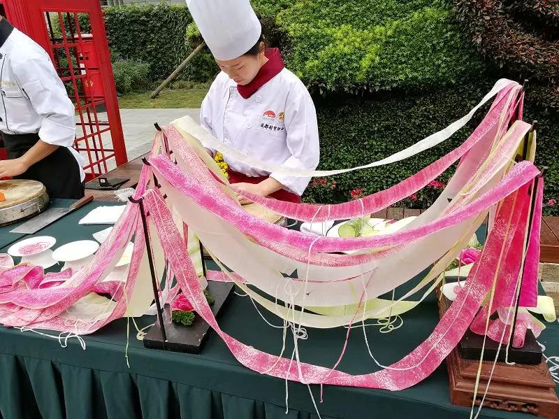逛吃游玩枣子巷，美食才艺嘉年华