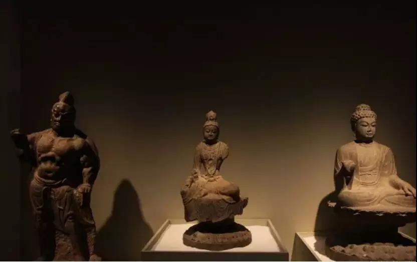 安博站官网作·撰未来 | 揭秘《梵天东土·并蒂莲花》中印雕塑艺术展！