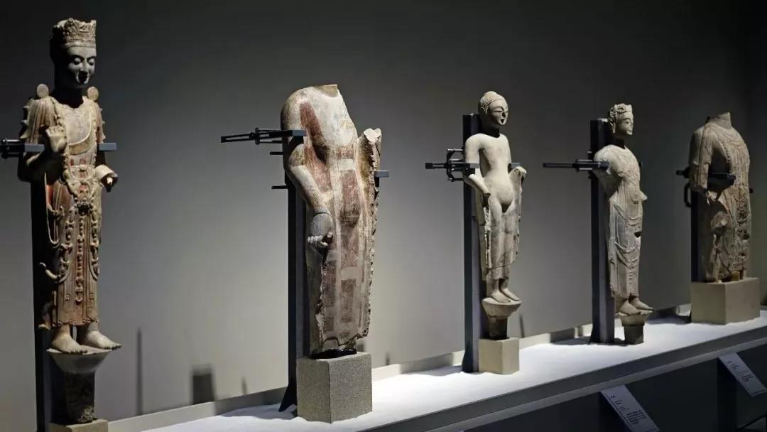 安博站官网作·撰未来 | 揭秘《梵天东土·并蒂莲花》中印雕塑艺术展！