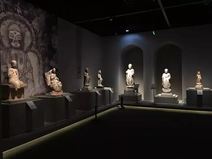 安博站官网作·撰未来 | 揭秘《梵天东土·并蒂莲花》中印雕塑艺术展！