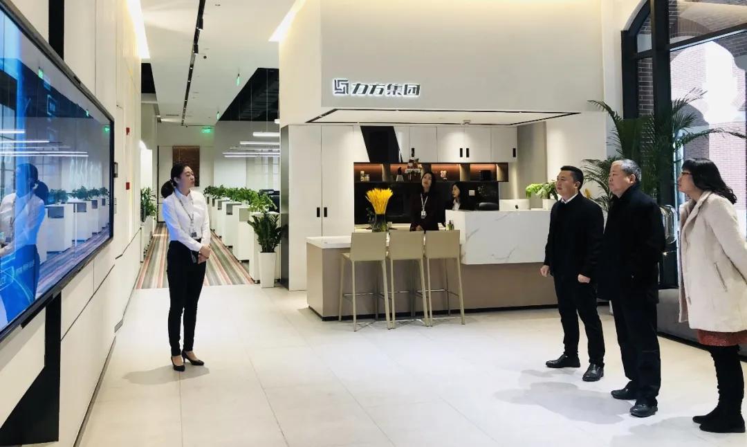 中国建筑学会副理事长、上海市建筑学会理事长曹嘉明一行莅临上海安博站官网考察交流